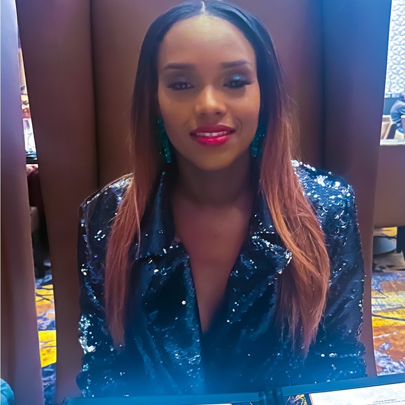 Meet your Posher, Kitty - Picture 1 of 1